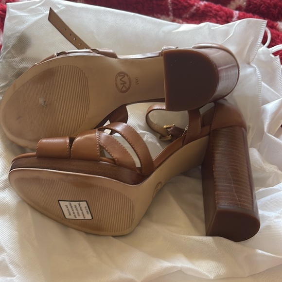 MICHAEL Michael Kors Heels - Picture 4 of 5